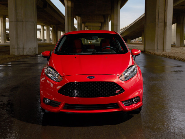 Ford Fiesta ST фото