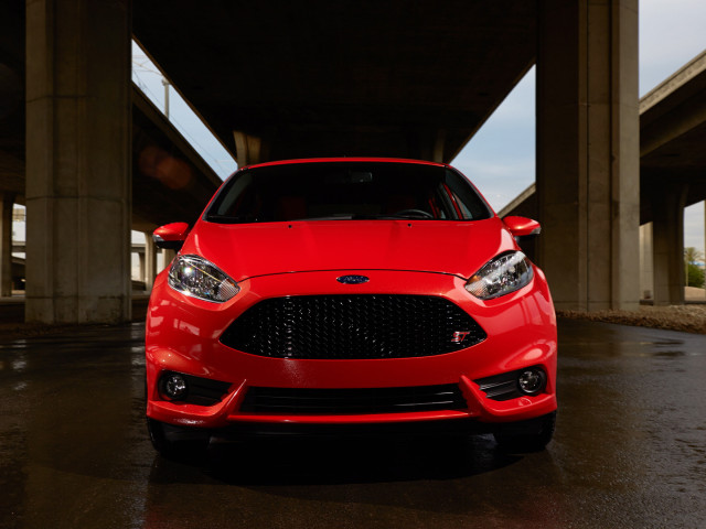 Ford Fiesta ST фото