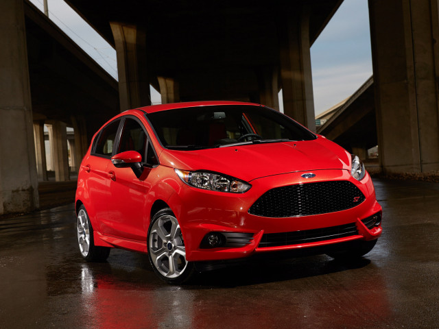 Ford Fiesta ST фото