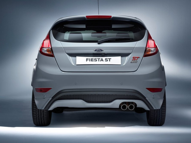 Ford Fiesta ST фото