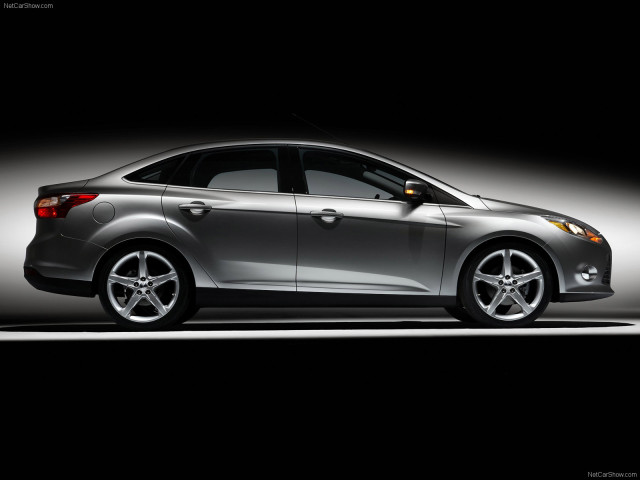 Ford Focus Sedan фото