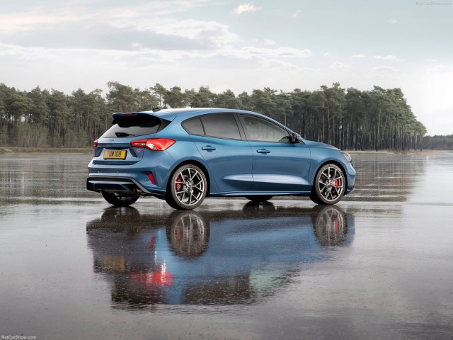 Ford Focus ST фото