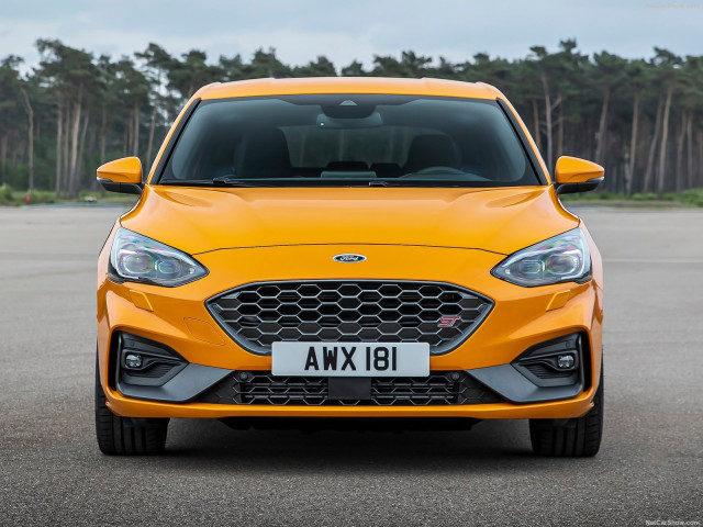 Ford Focus ST фото