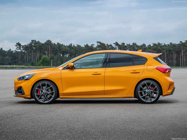 Ford Focus ST фото