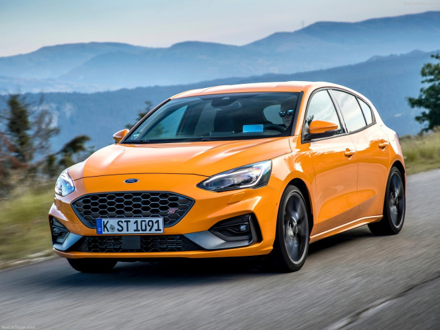 Ford Focus ST фото