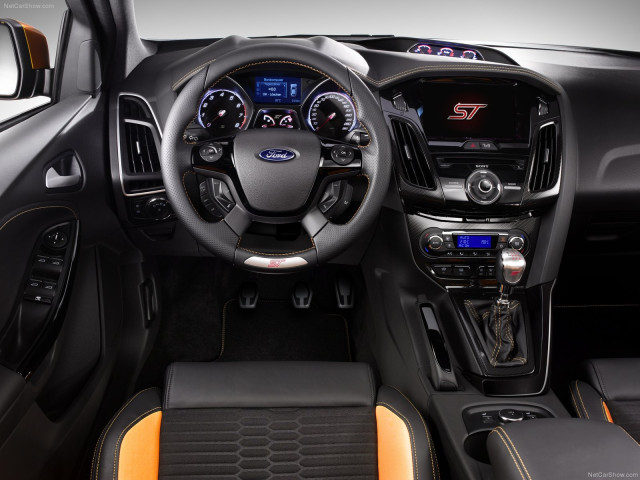 Ford Focus ST фото