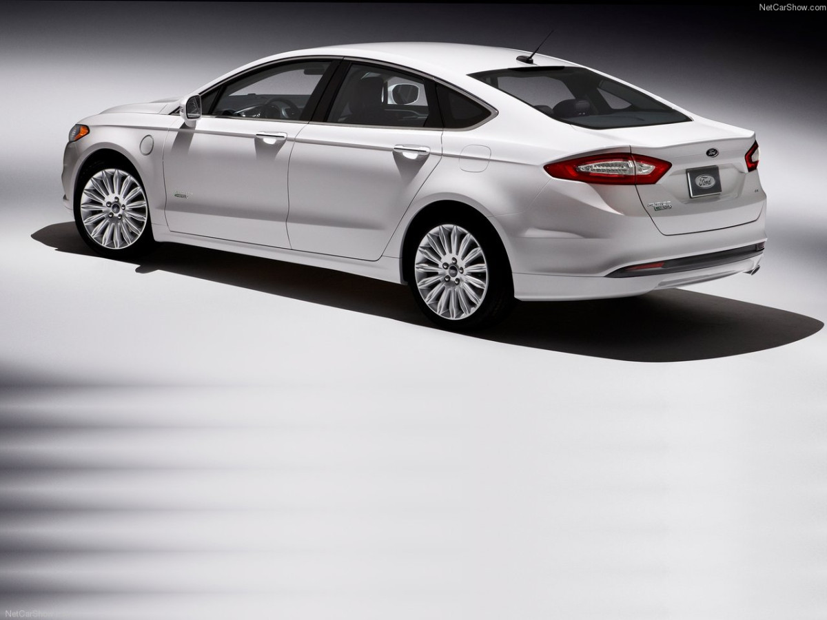 Ford Fusion Energi фото 91597