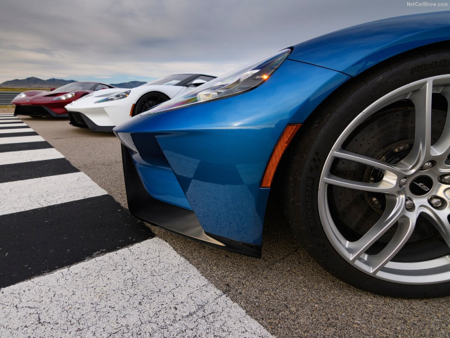 Ford GT фото