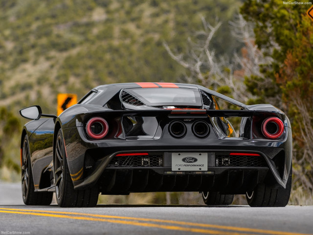 Ford GT фото