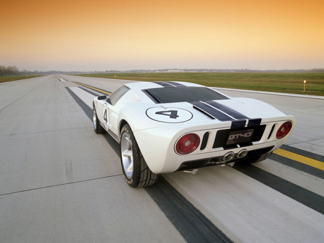 Ford GT40 фото