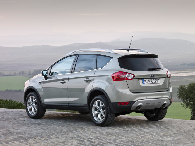 Ford Kuga фото