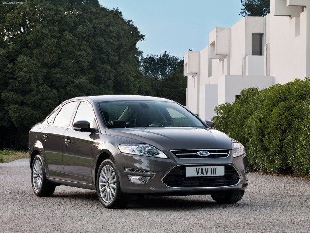 Ford Mondeo Hatchback фото