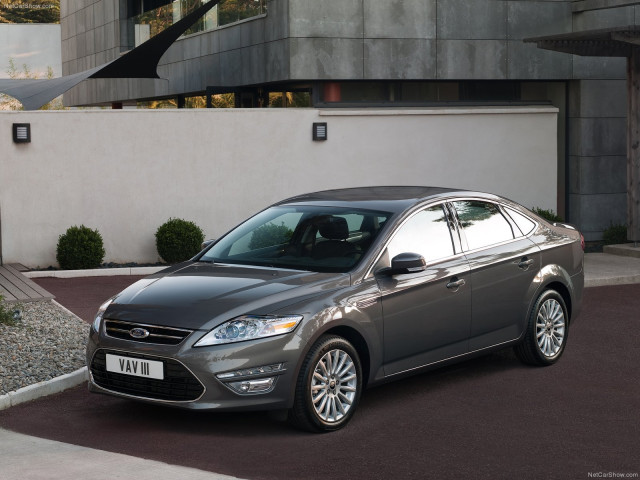 Ford Mondeo Hatchback фото