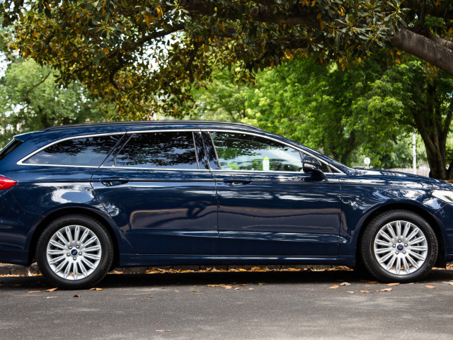 Ford Mondeo Wagon фото