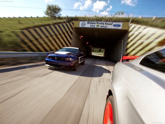 Ford Mustang Boss 302 фото