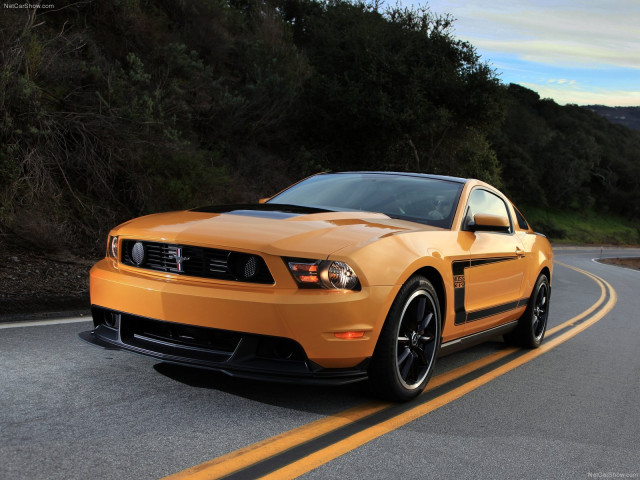 Ford Mustang Boss 302 фото