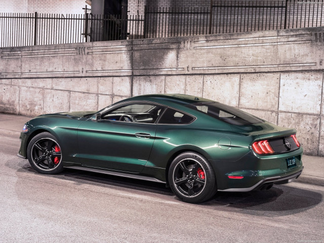 Ford Mustang Bullitt фото