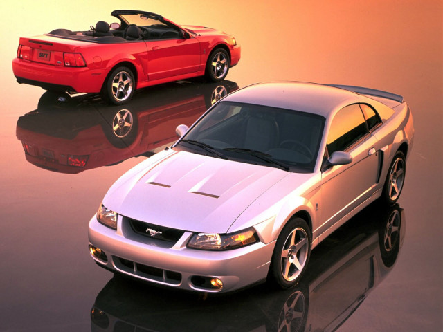 Ford Mustang Cobra фото