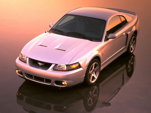 Ford Mustang Cobra фото