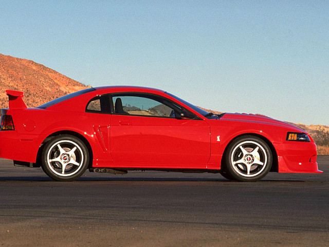 Ford Mustang Cobra фото