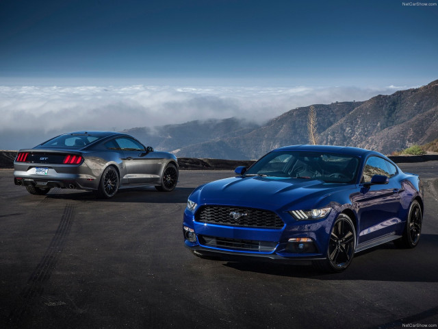 Ford Mustang EcoBoost фото