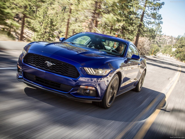 Ford Mustang EcoBoost фото