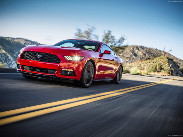 Ford Mustang EcoBoost фото