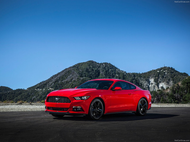 Ford Mustang EcoBoost фото