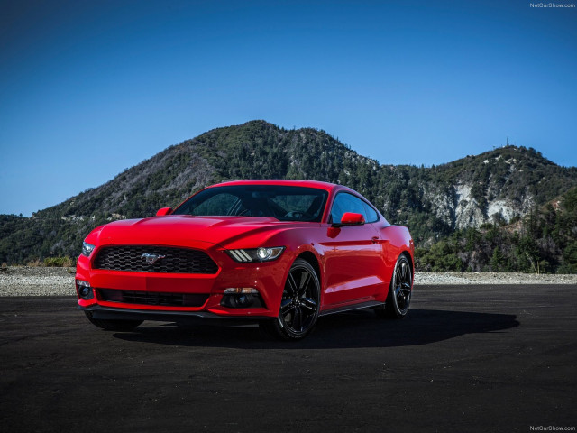 Ford Mustang EcoBoost фото