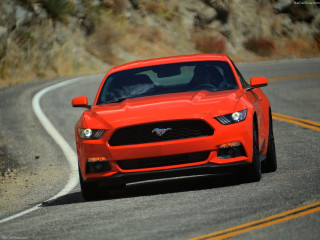 Ford Mustang EcoBoost фото