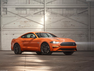 Ford Mustang EcoBoost фото