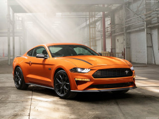 Ford Mustang EcoBoost фото