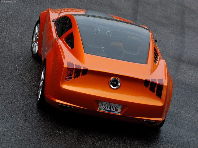 Ford Mustang Giugiaro фото