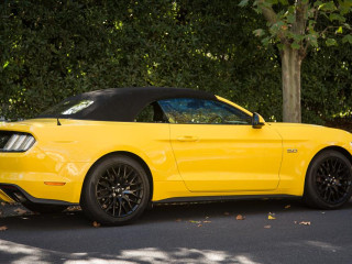 Ford Mustang GT Convertible фото