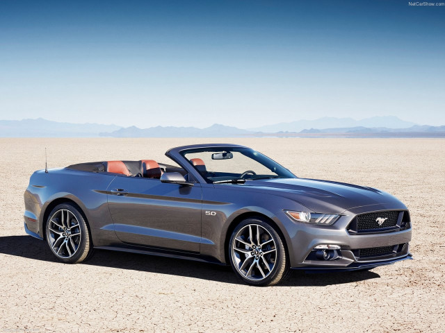 Ford Mustang Convertible фото