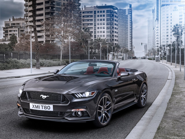 Ford Mustang Convertible фото