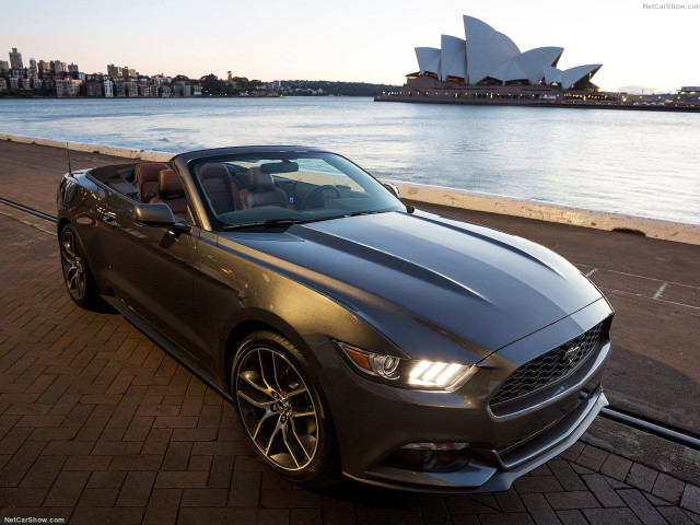 Ford Mustang Convertible фото