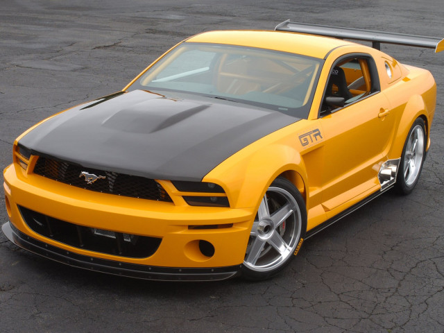 Ford Mustang GT фото