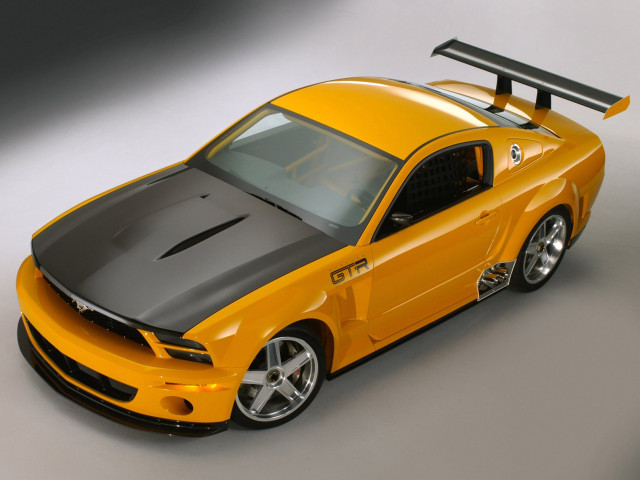 Ford Mustang GT фото