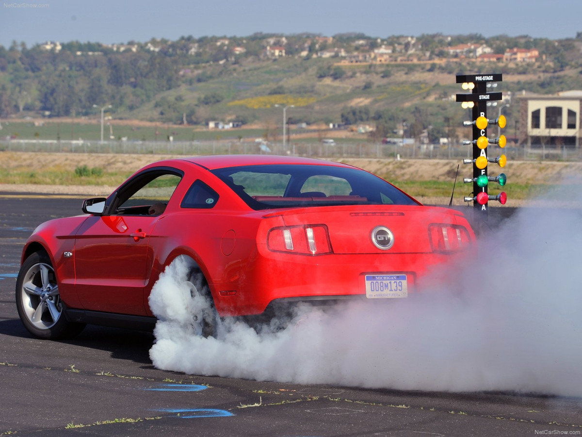 Ford Mustang GT фото 76411