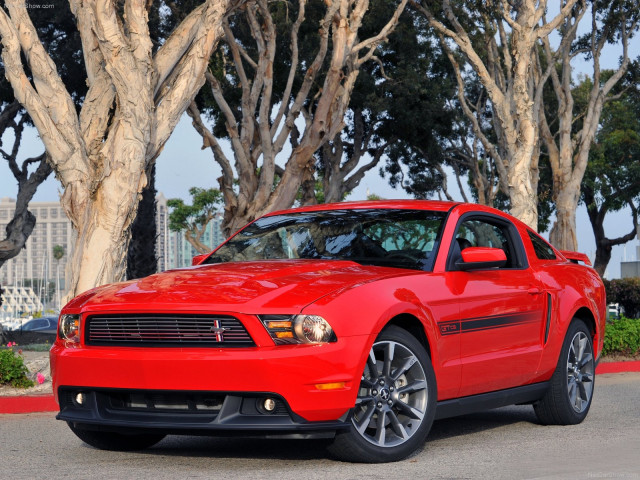 Ford Mustang GT фото