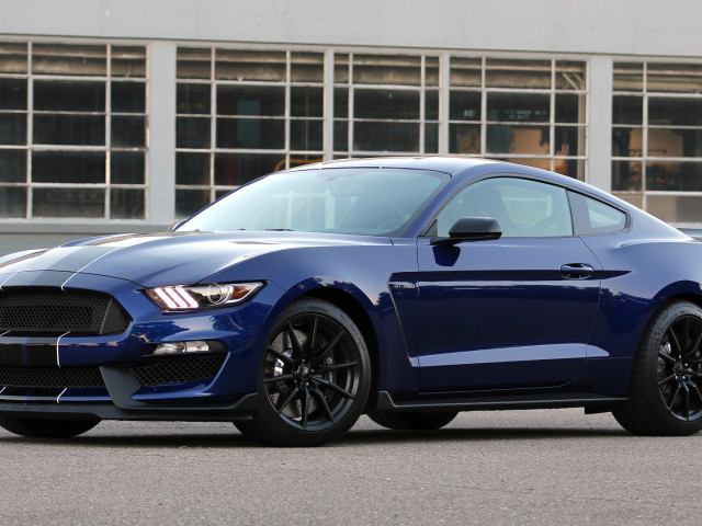 Ford Mustang Shelby GT350 фото