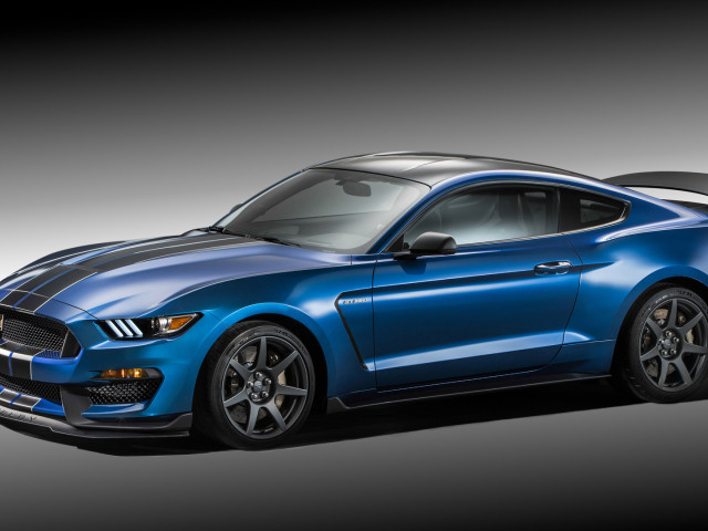 Ford Mustang Shelby GT350R фото