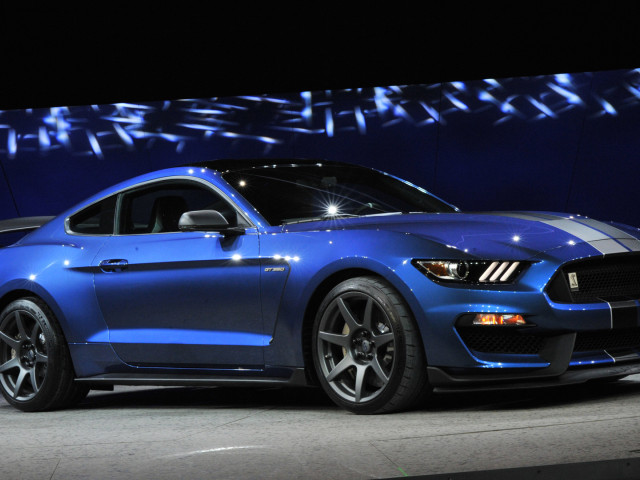 Ford Mustang Shelby GT350R фото