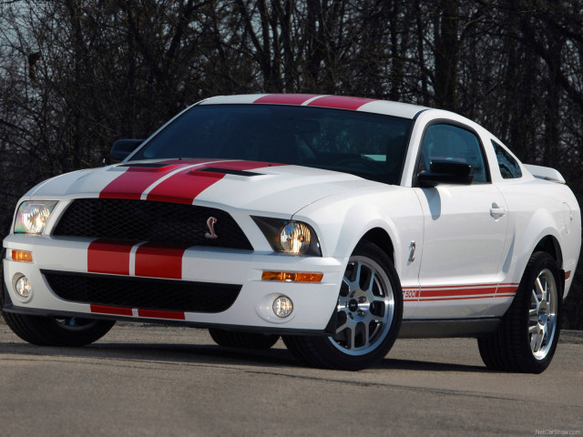 Ford Mustang Shelby GT500 Red Stripe фото