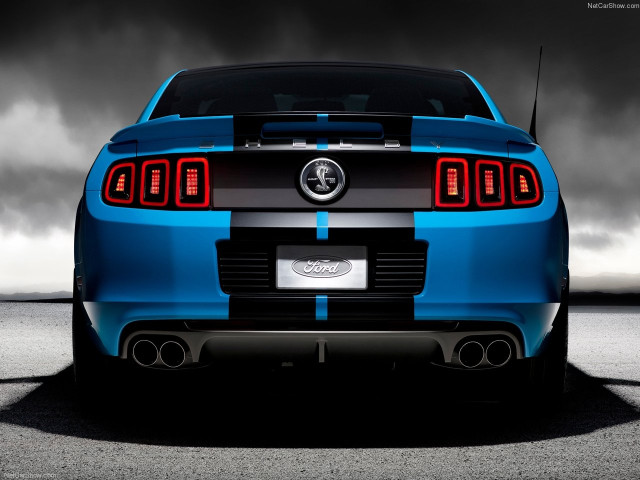 Ford Mustang Shelby GT500 фото