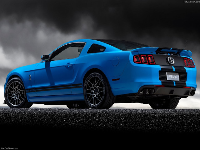 Ford Mustang Shelby GT500 фото