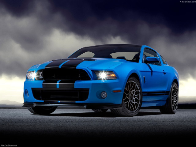 Ford Mustang Shelby GT500 фото