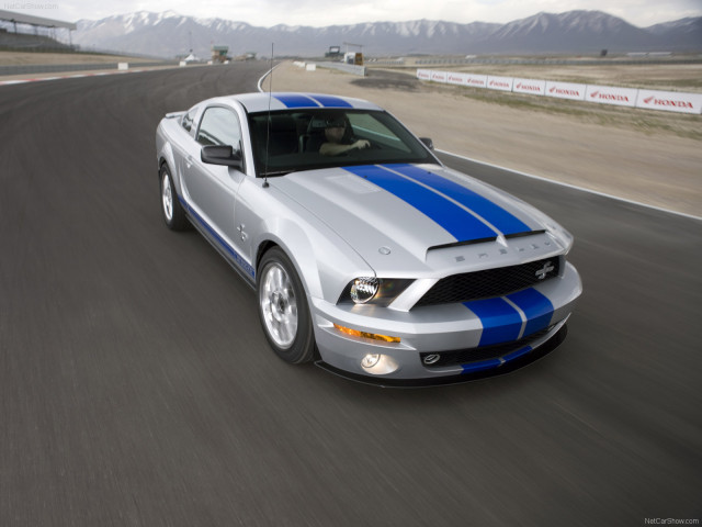 Ford Mustang Shelby GT500KR фото