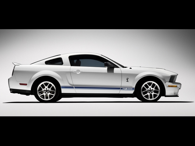 Ford Mustang Shelby фото